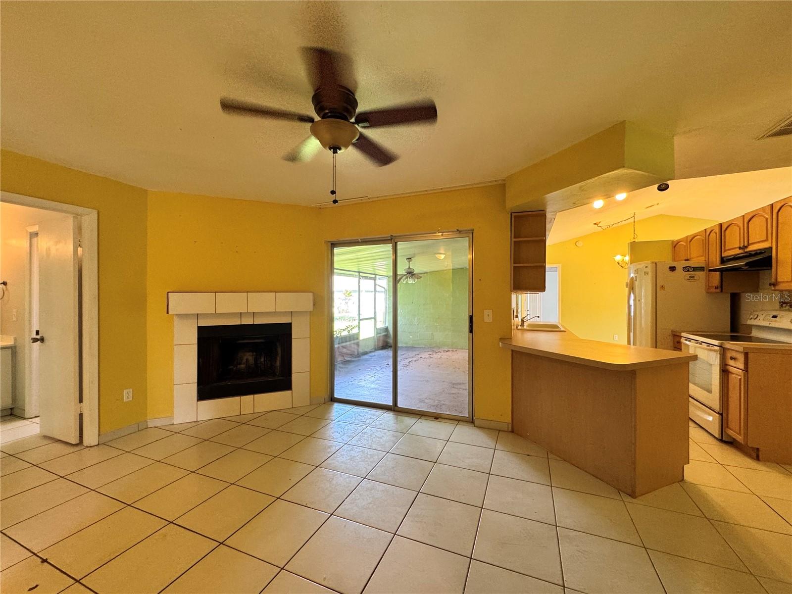 132 ACAPULCO DR