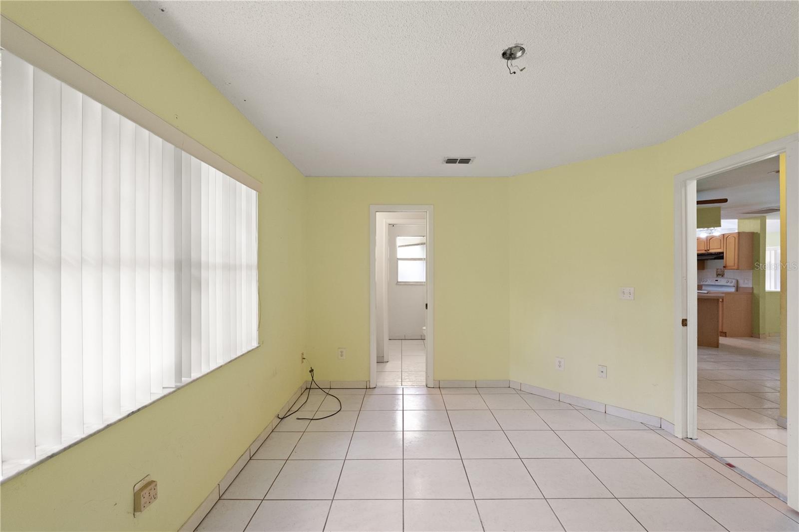 132 ACAPULCO DR