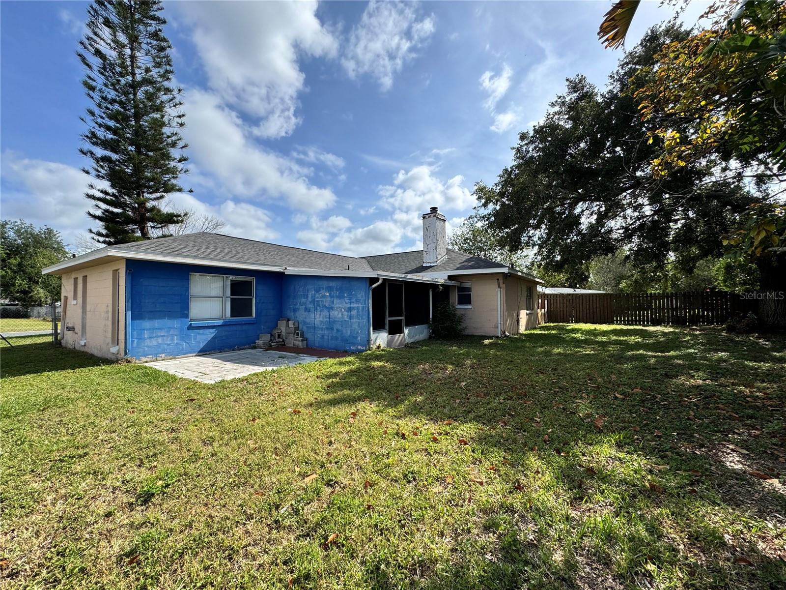 132 ACAPULCO DR
