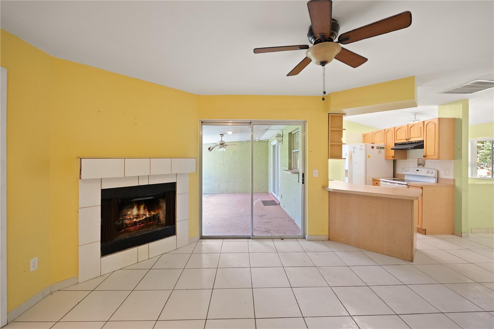 132 ACAPULCO DR