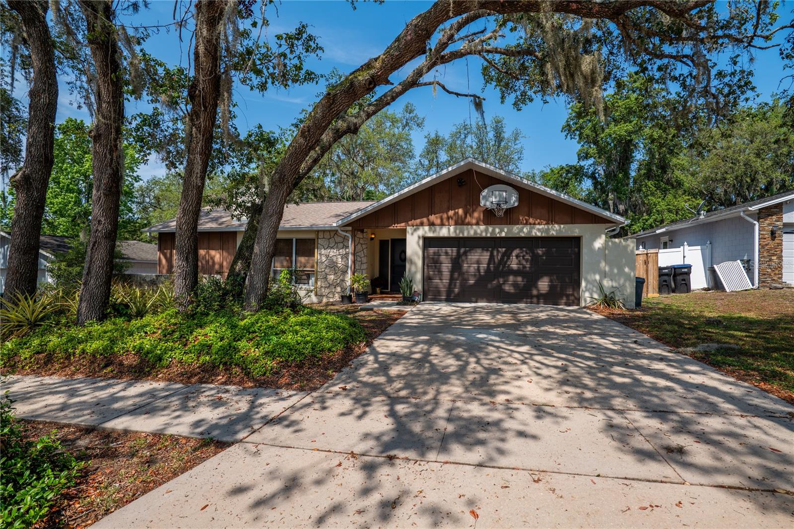 2708 BURTON LN