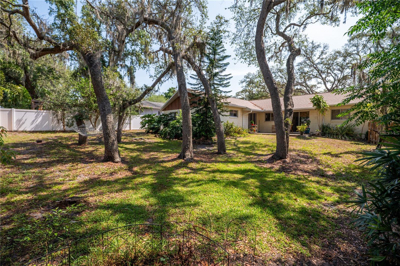 2708 BURTON LN