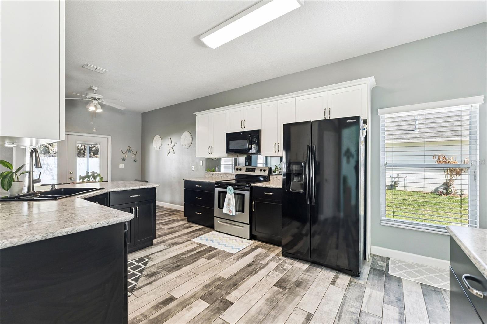 1483 SURREY PARK DR