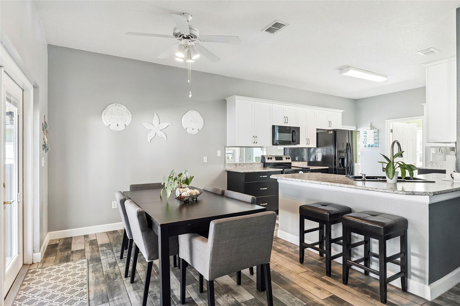 1483 SURREY PARK DR
