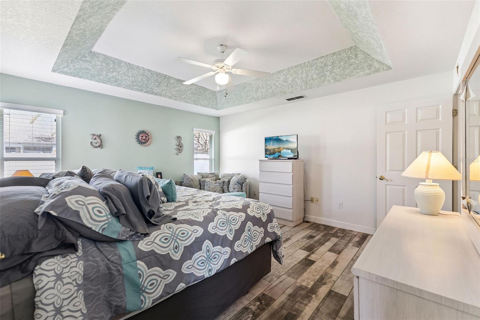 1483 SURREY PARK DR