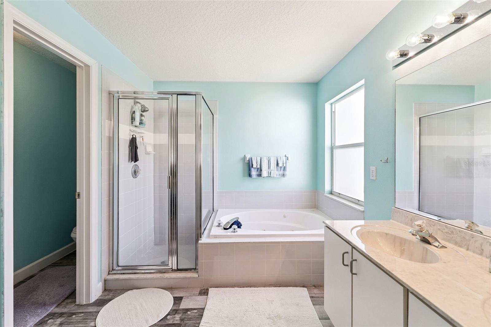 1483 SURREY PARK DR