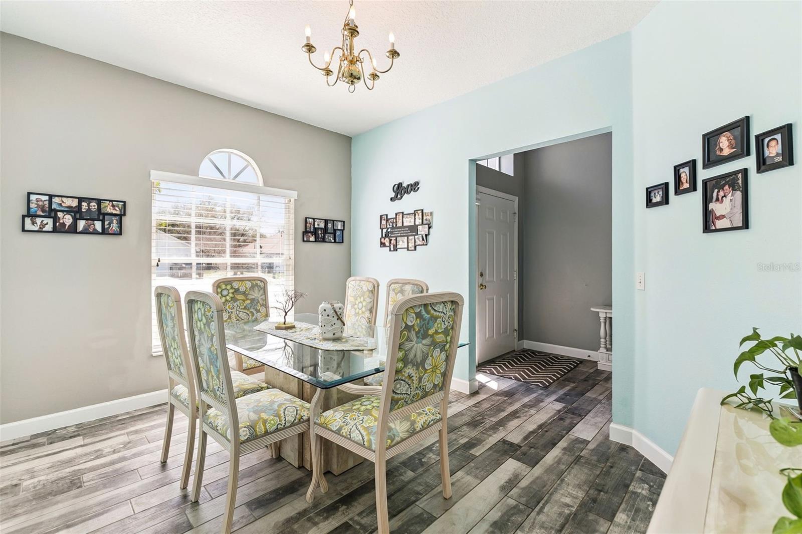 1483 SURREY PARK DR