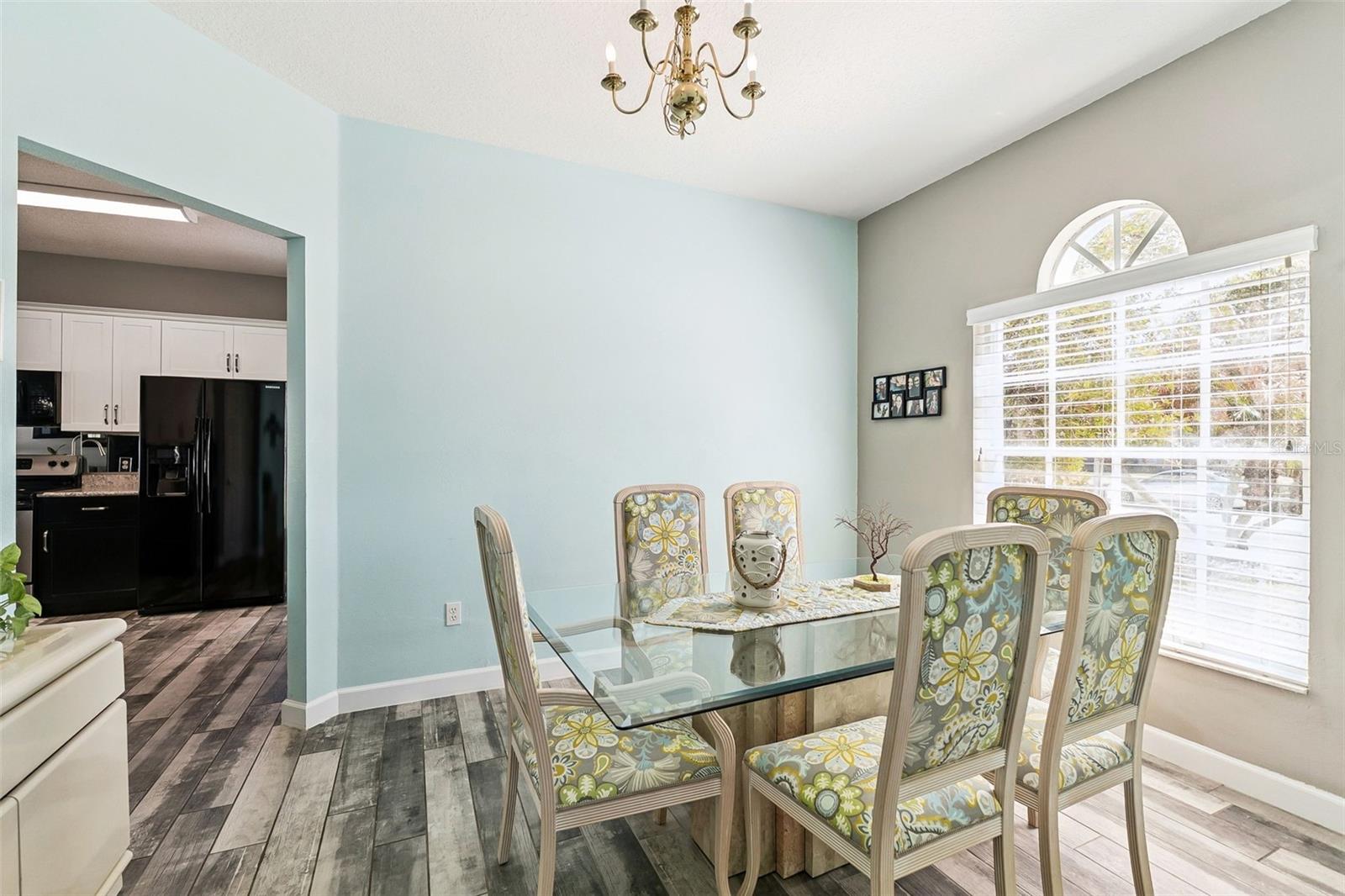 1483 SURREY PARK DR