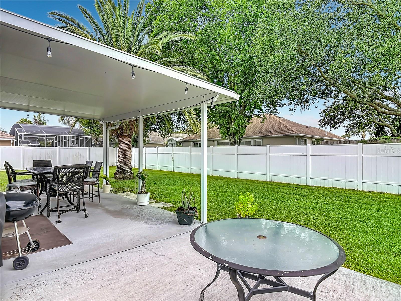 1483 SURREY PARK DR
