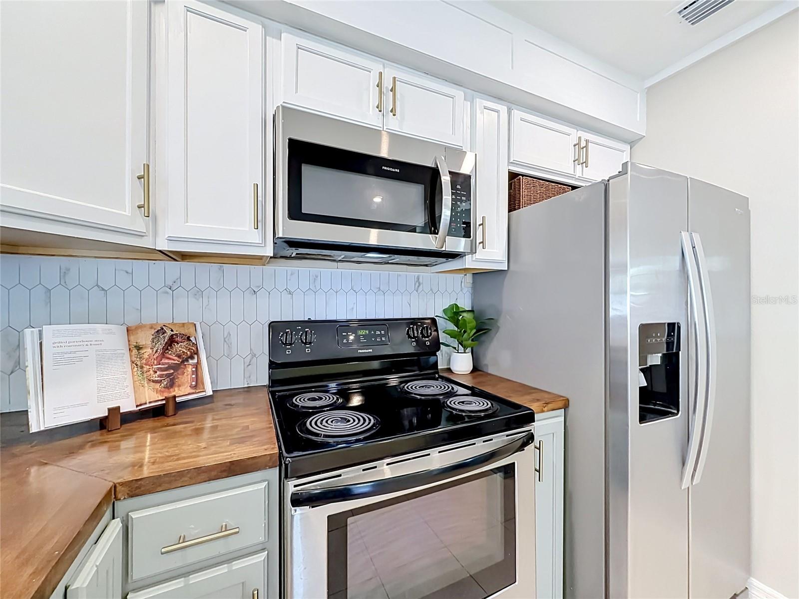 844 ROSALIA DR