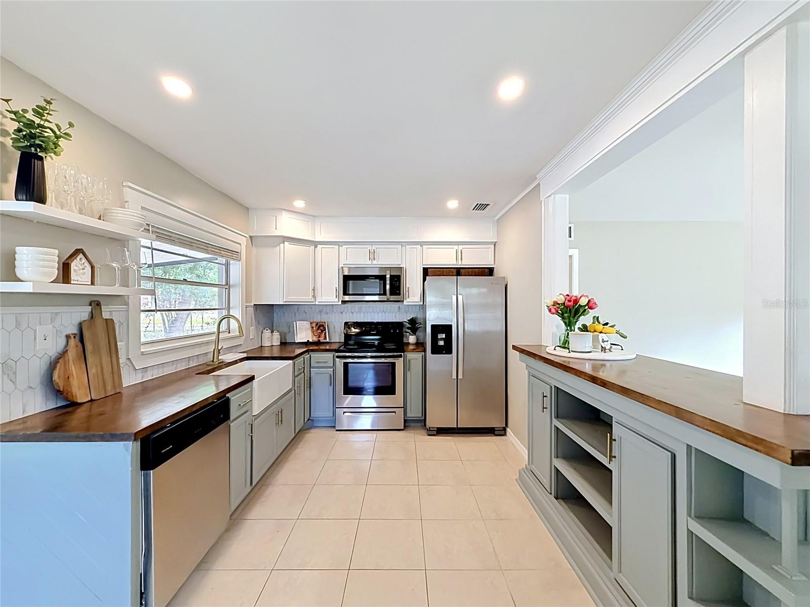 844 ROSALIA DR