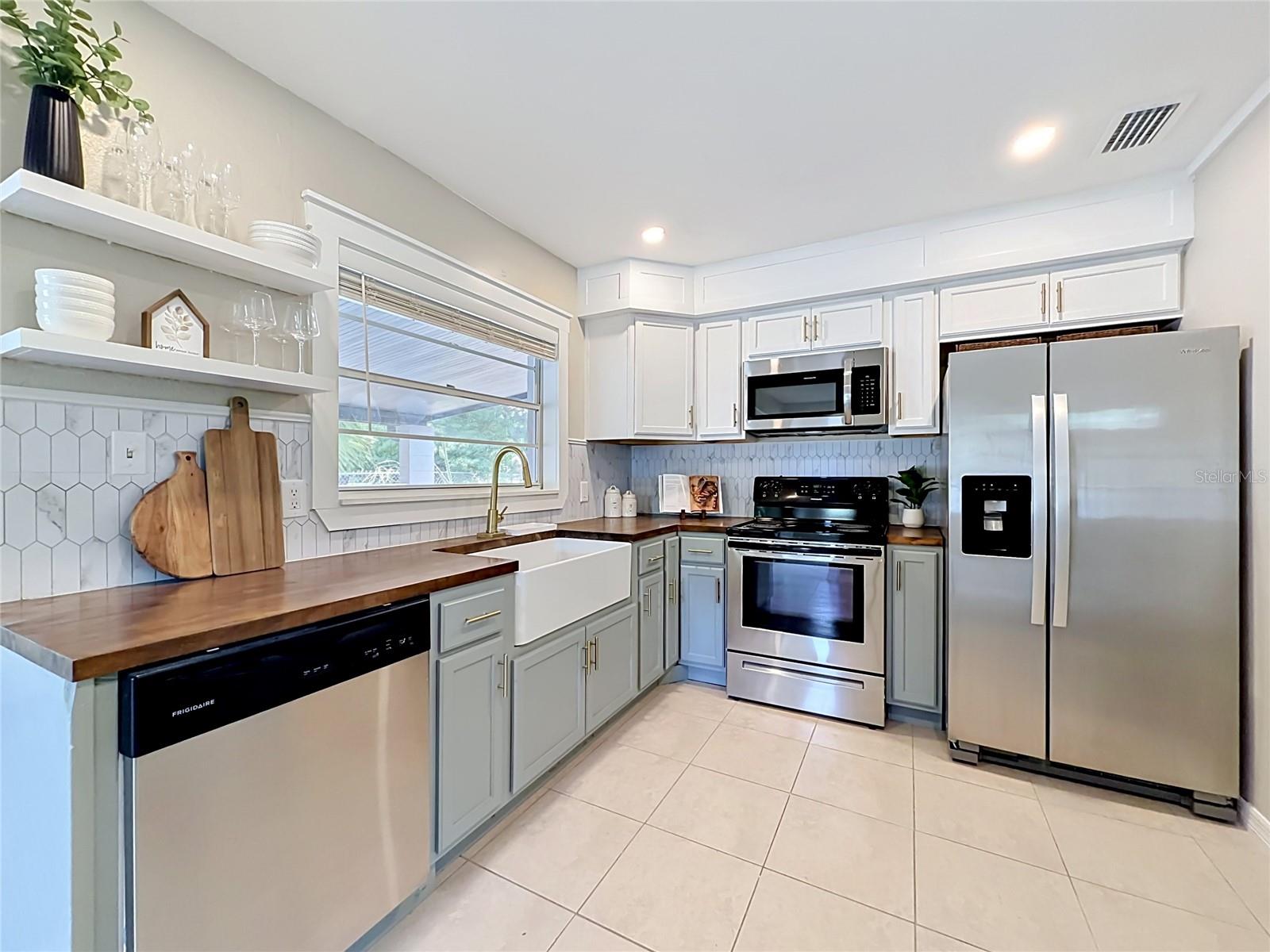 844 ROSALIA DR
