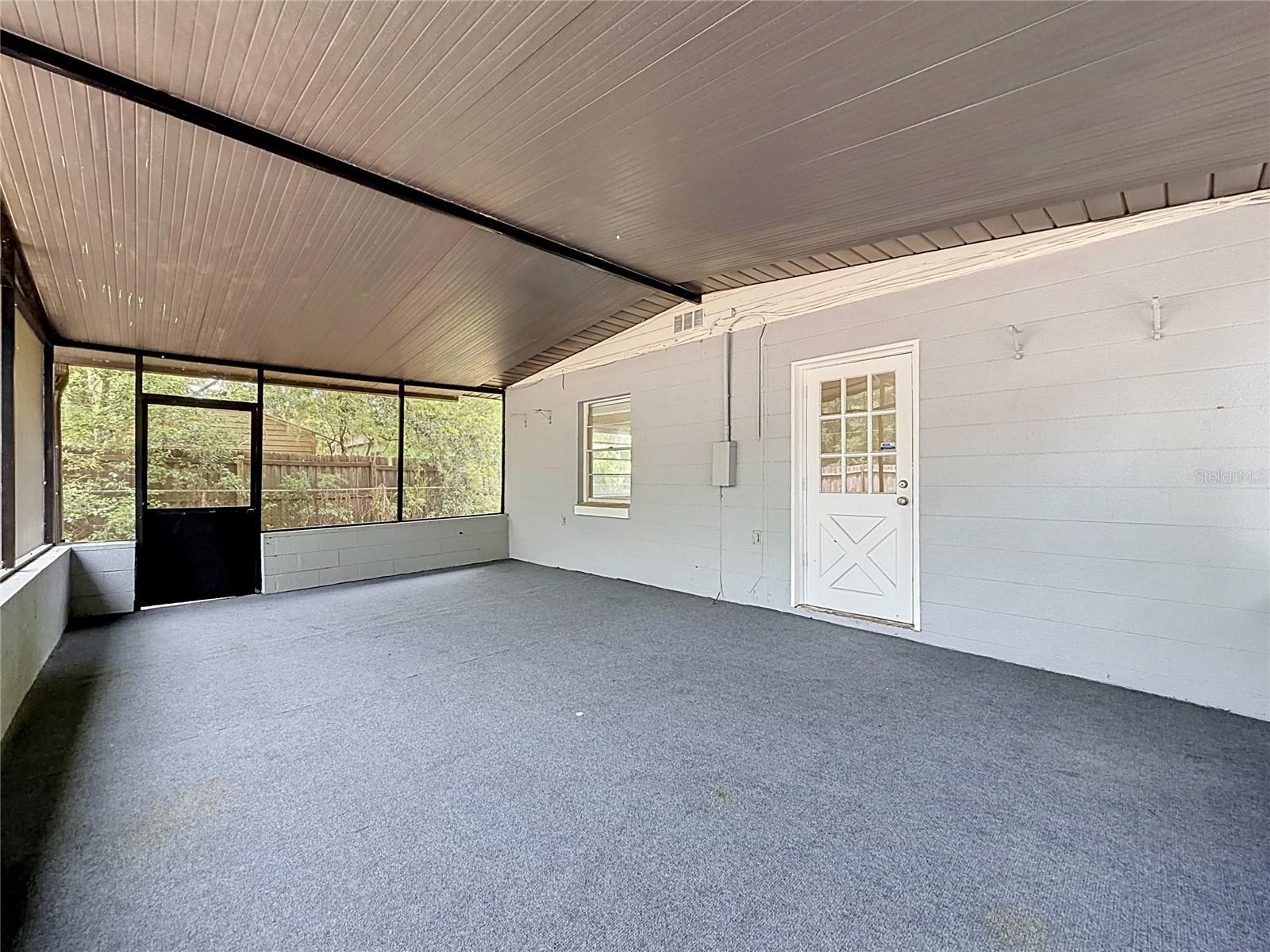 844 ROSALIA DR