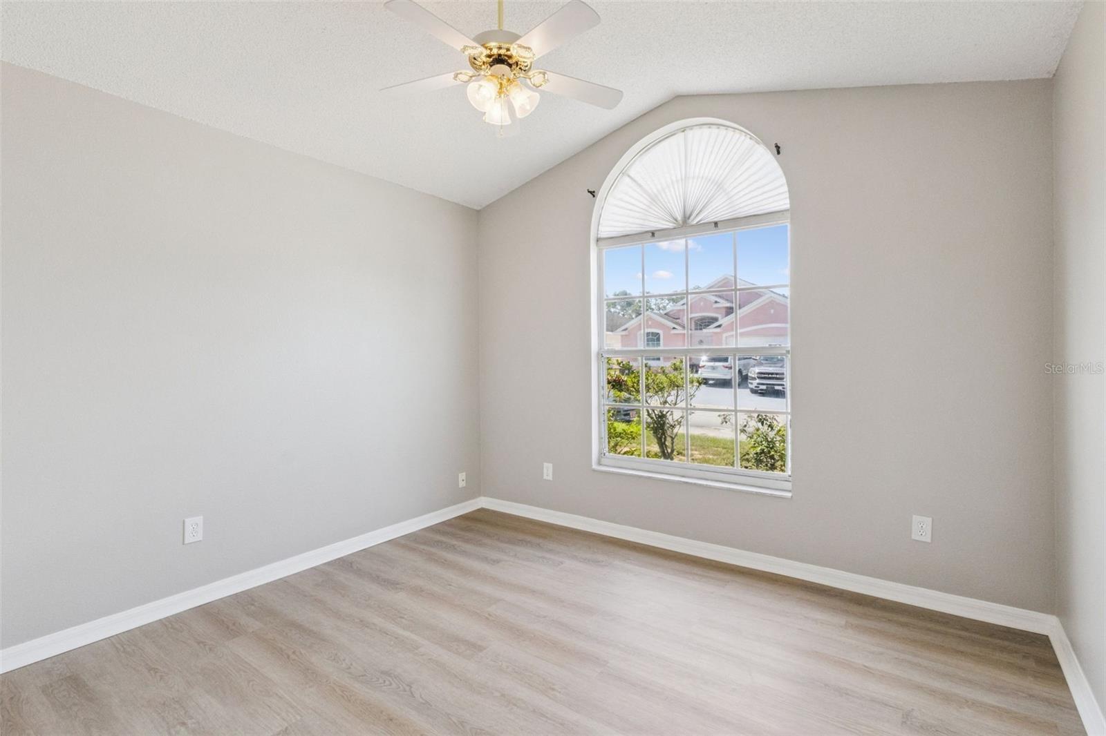 144 BELLMONT LN