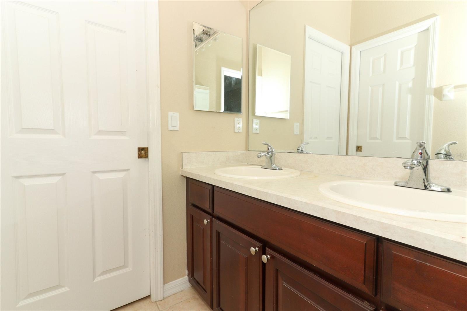 10071 CYPRESS KNEE CIR