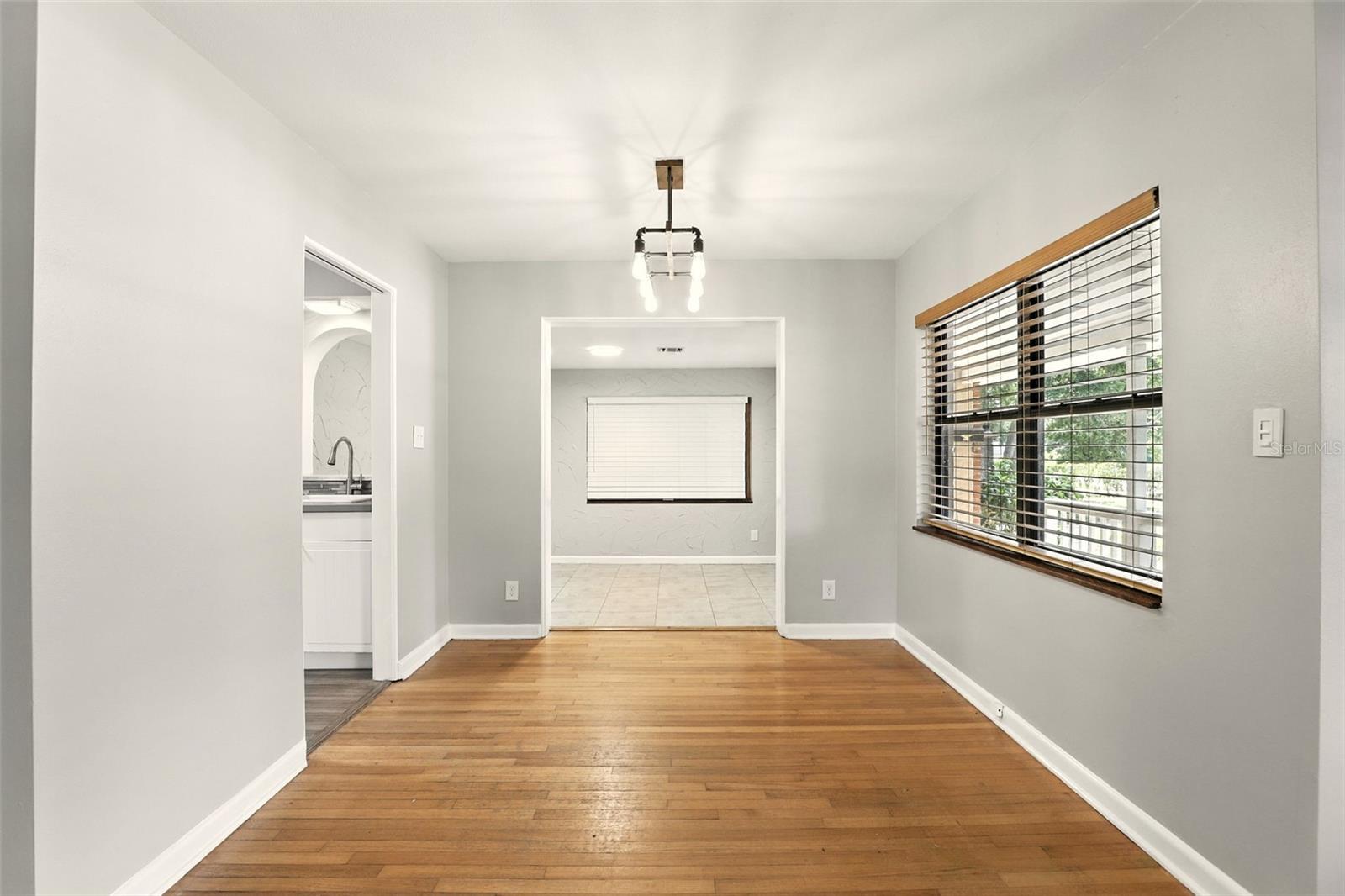524 BYRON RD