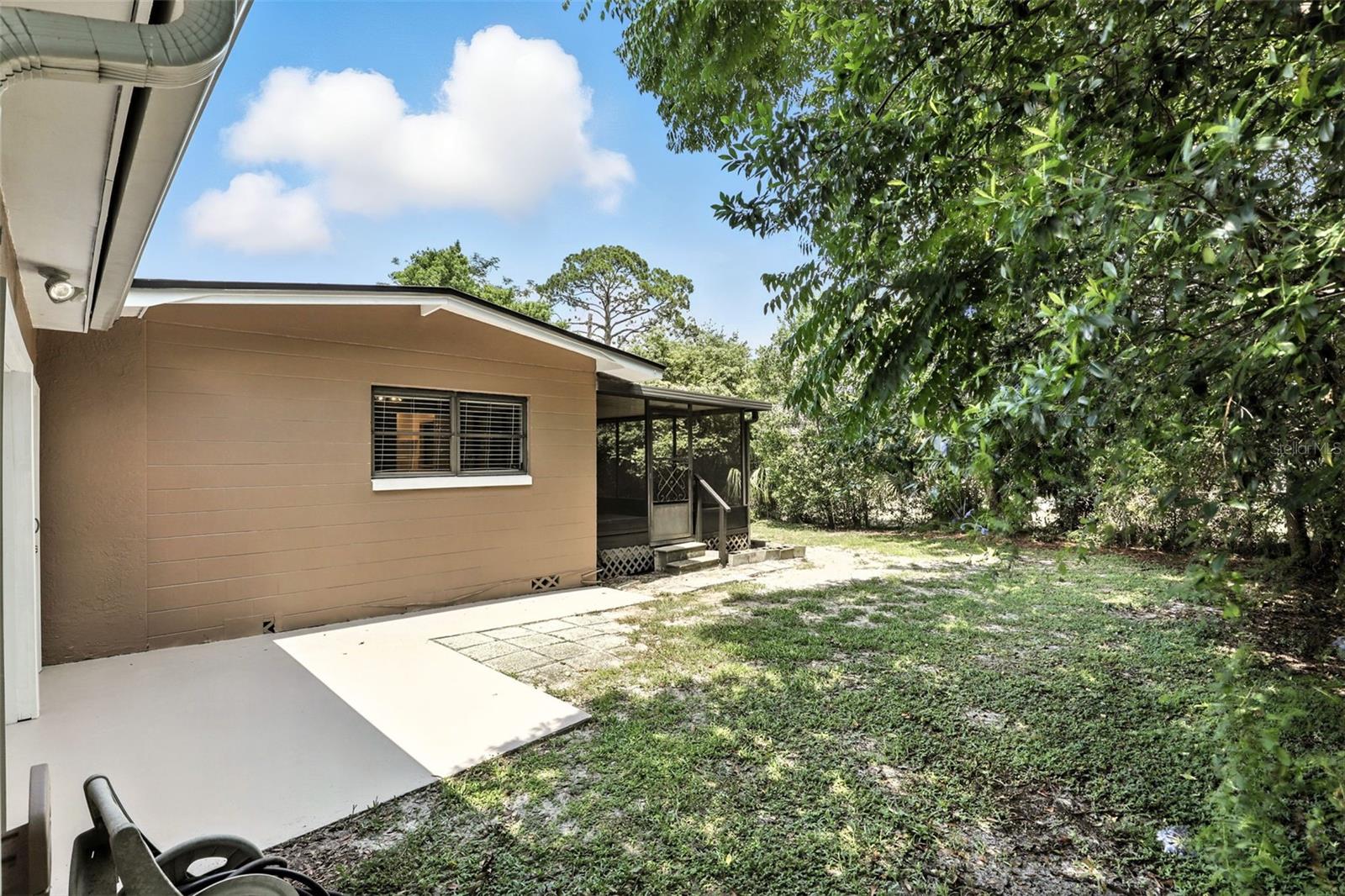 524 BYRON RD
