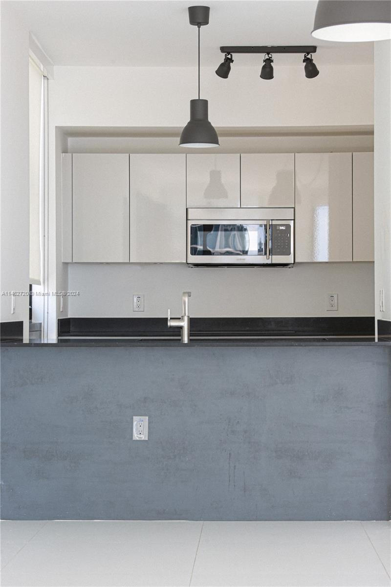1010 Brickell Ave Unit: 2505