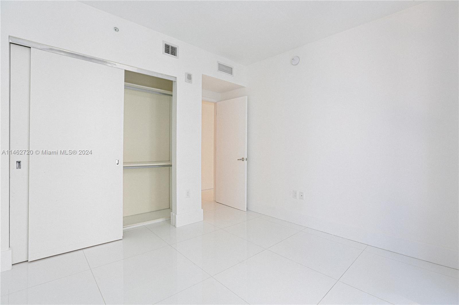 1010 Brickell Ave Unit: 2505