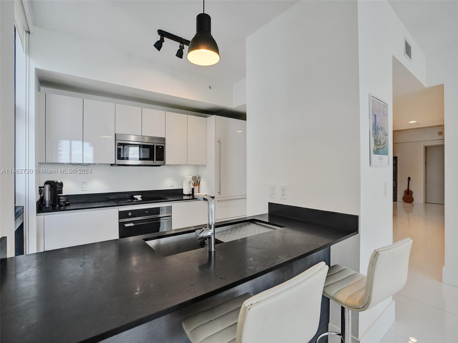 1010 Brickell Ave Unit: 2505
