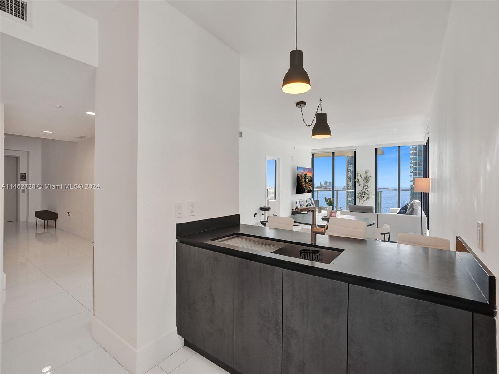 1010 Brickell Ave Unit: 2505