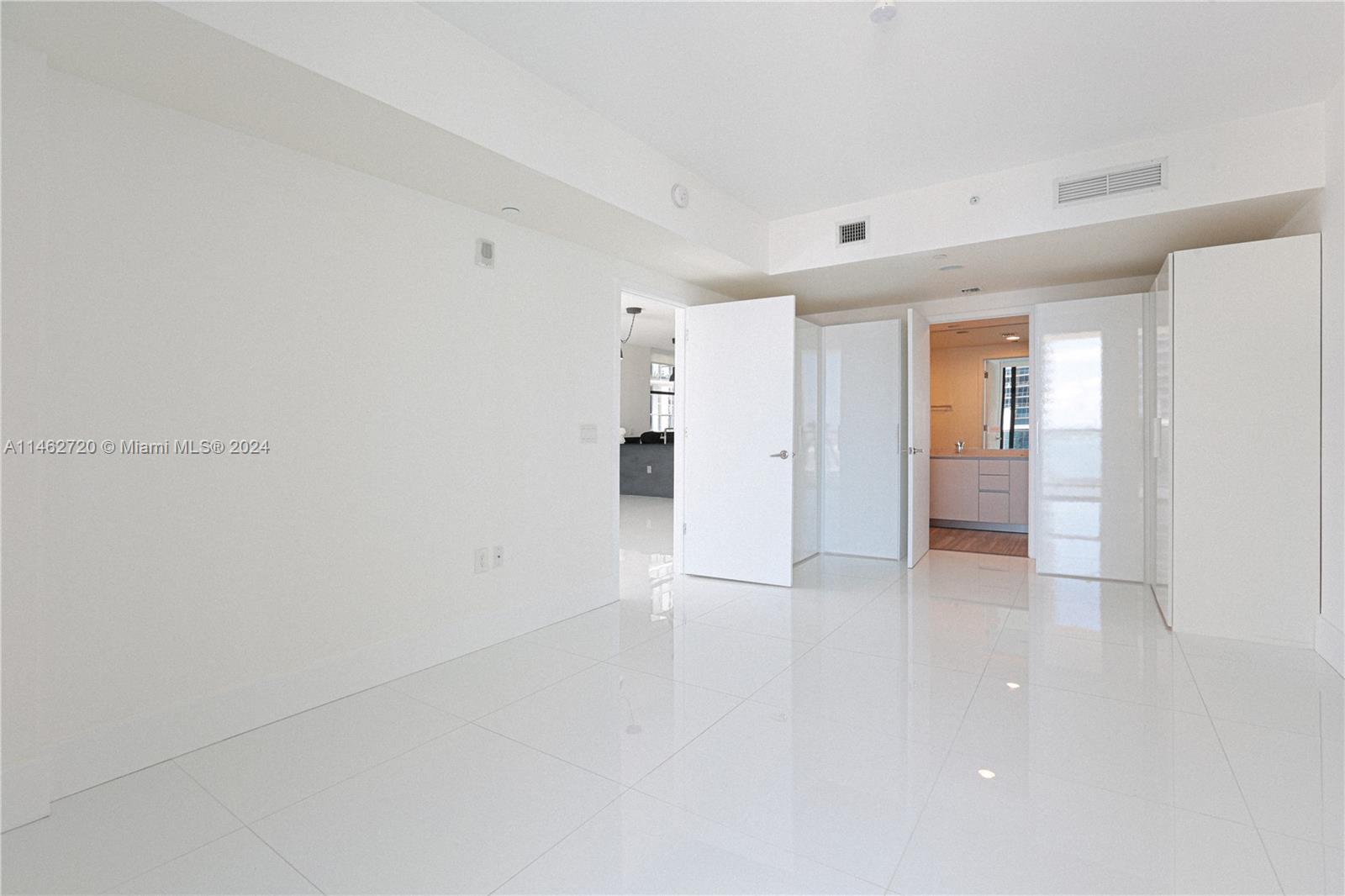 1010 Brickell Ave Unit: 2505