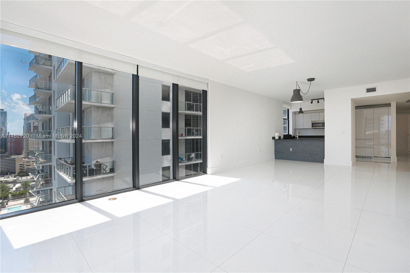 1010 Brickell Ave Unit: 2505