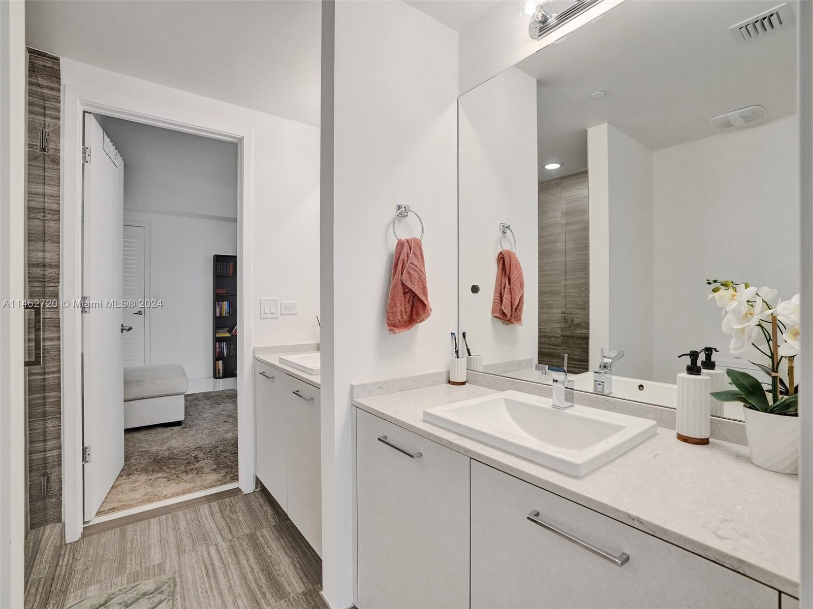 1010 Brickell Ave Unit: 2505