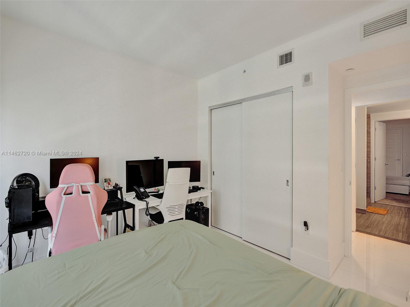 1010 Brickell Ave Unit: 2505