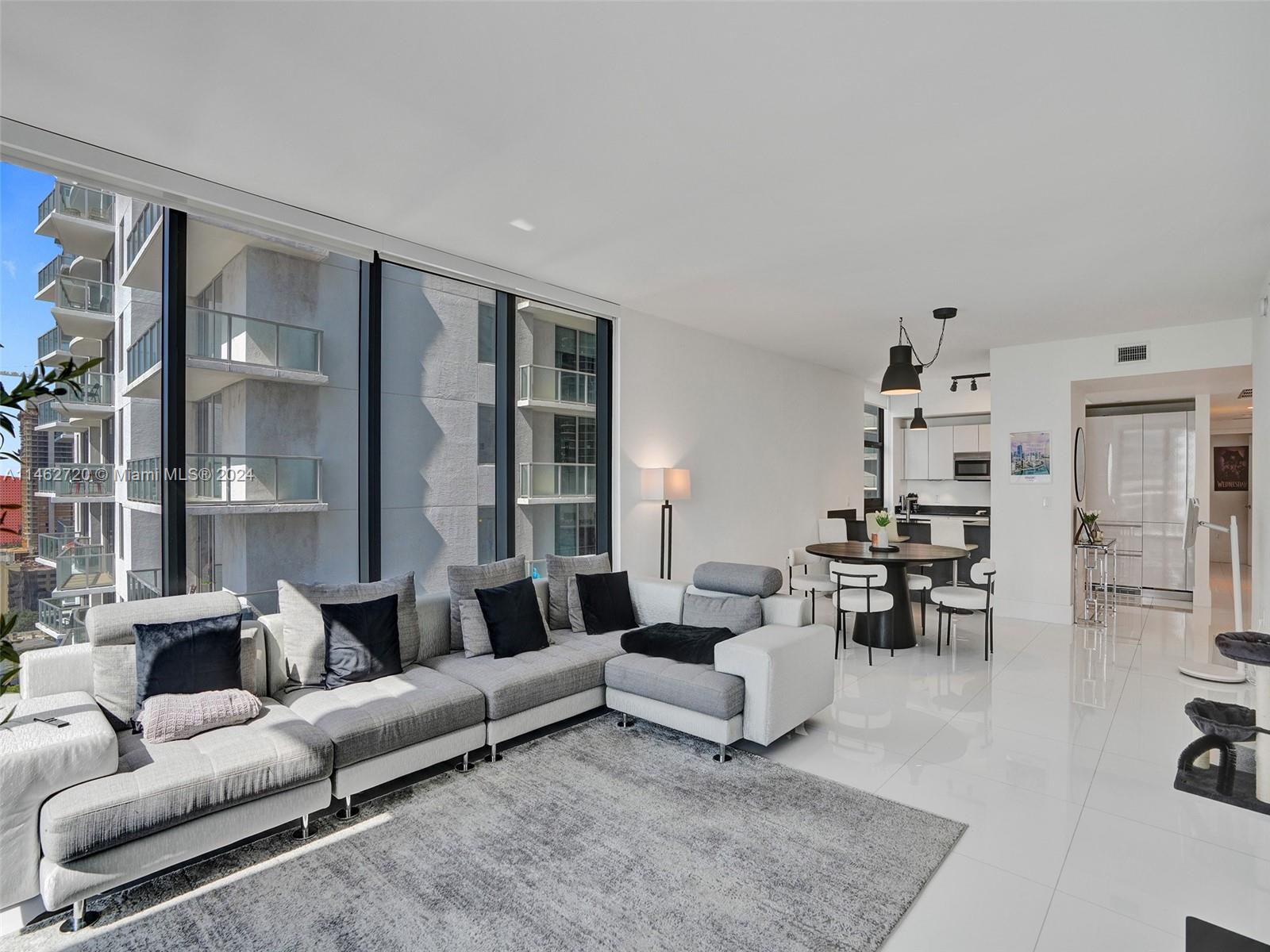 1010 Brickell Ave Unit: 2505