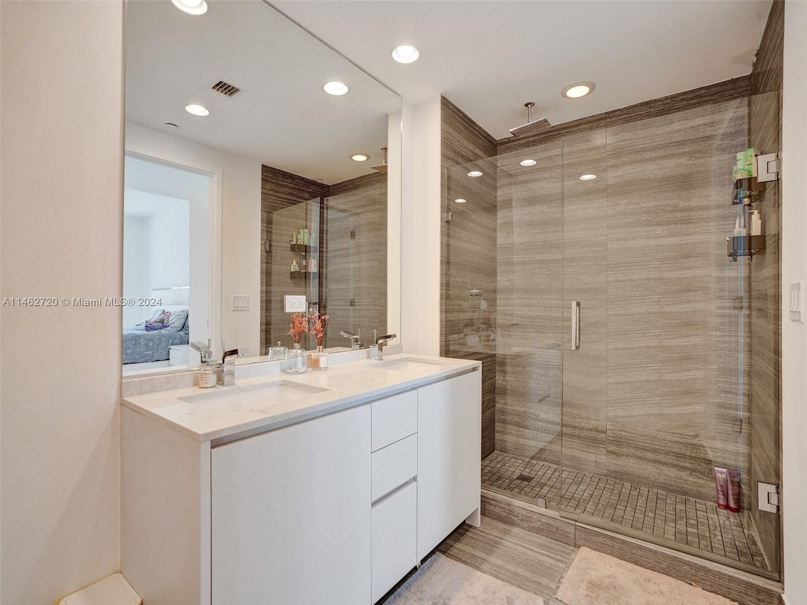 1010 Brickell Ave Unit: 2505