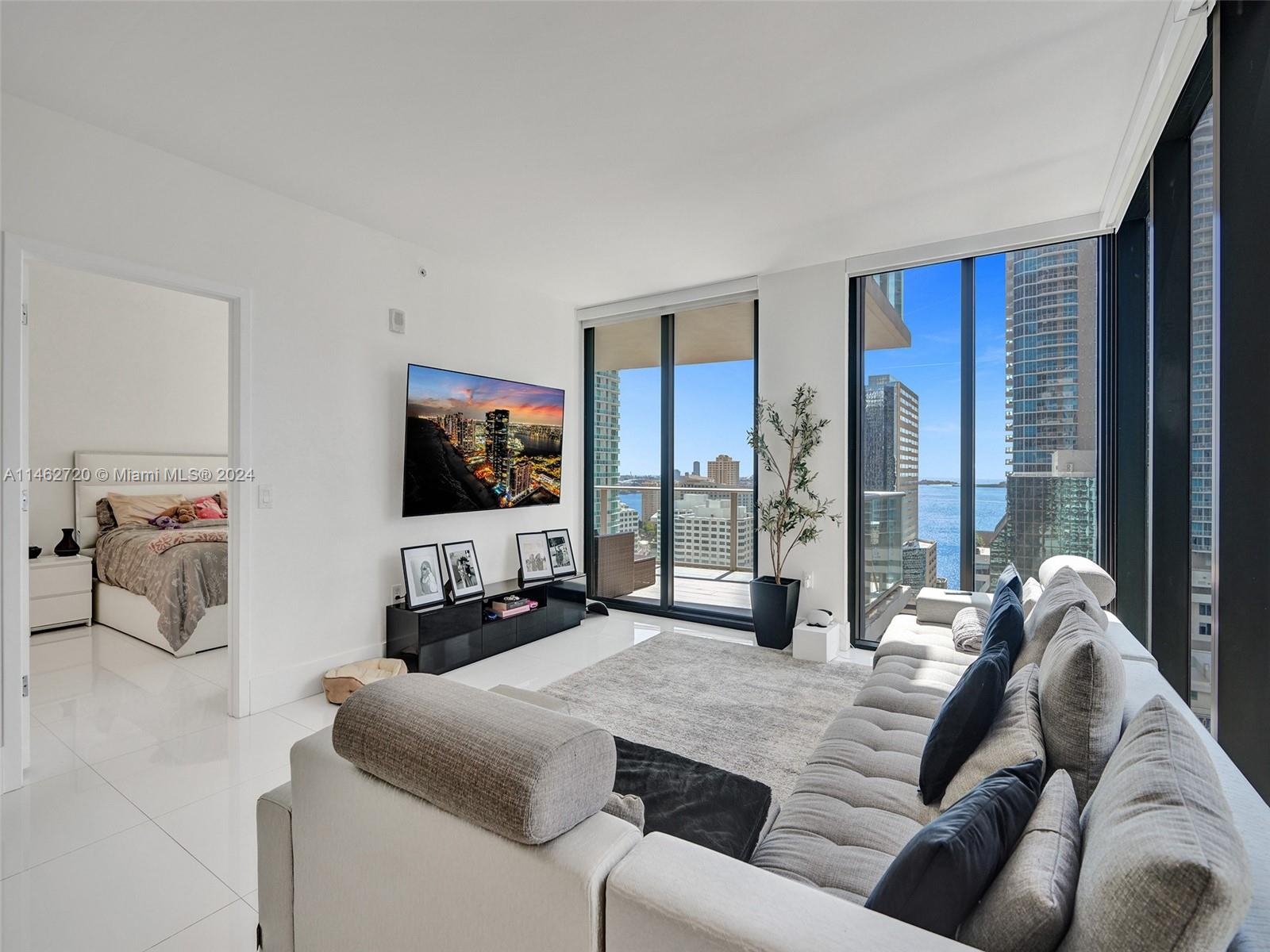 1010 Brickell Ave Unit: 2505