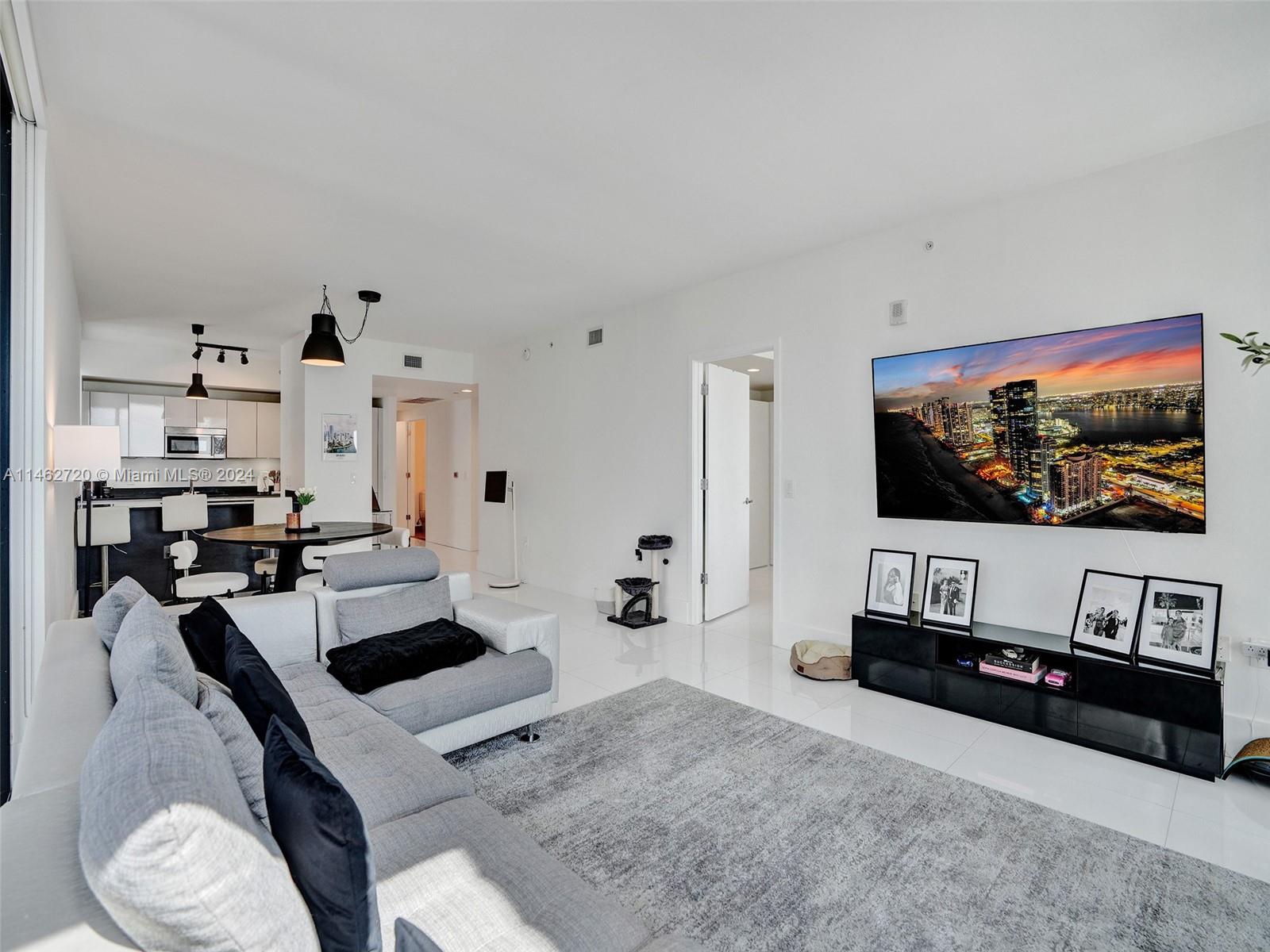 1010 Brickell Ave Unit: 2505
