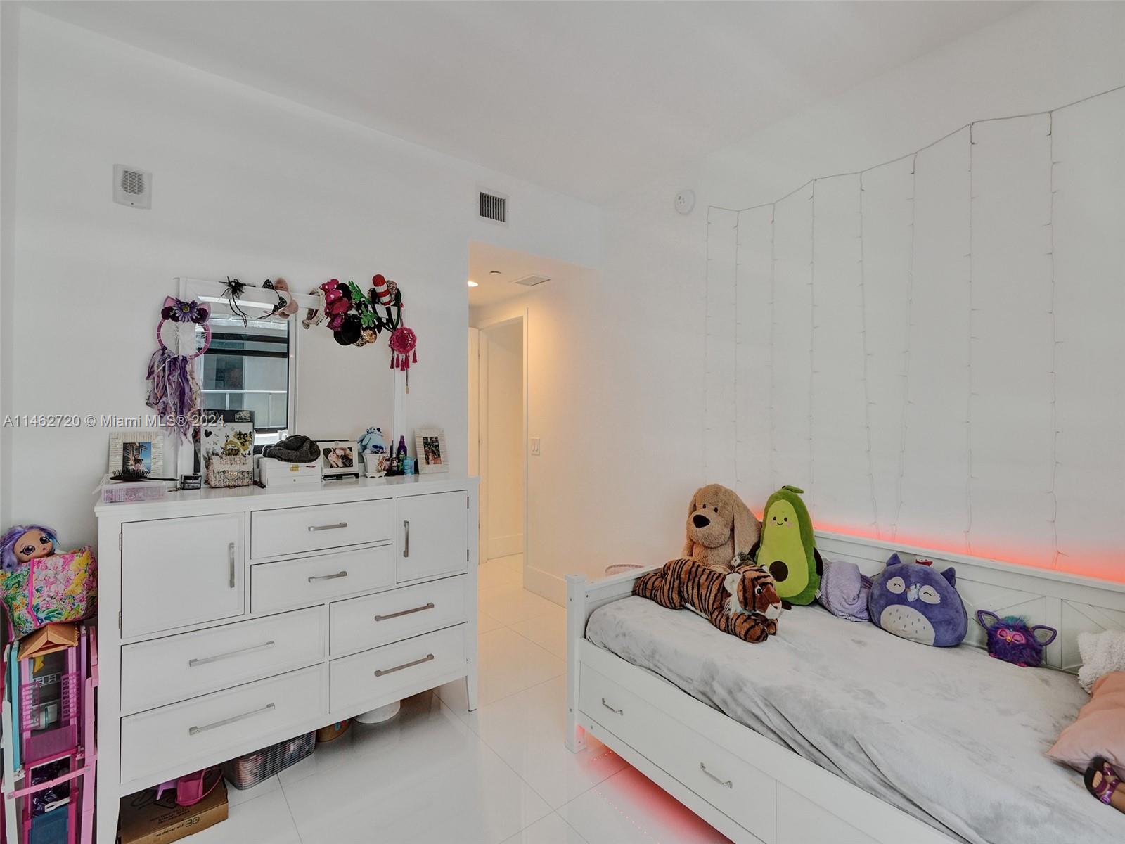 1010 Brickell Ave Unit: 2505