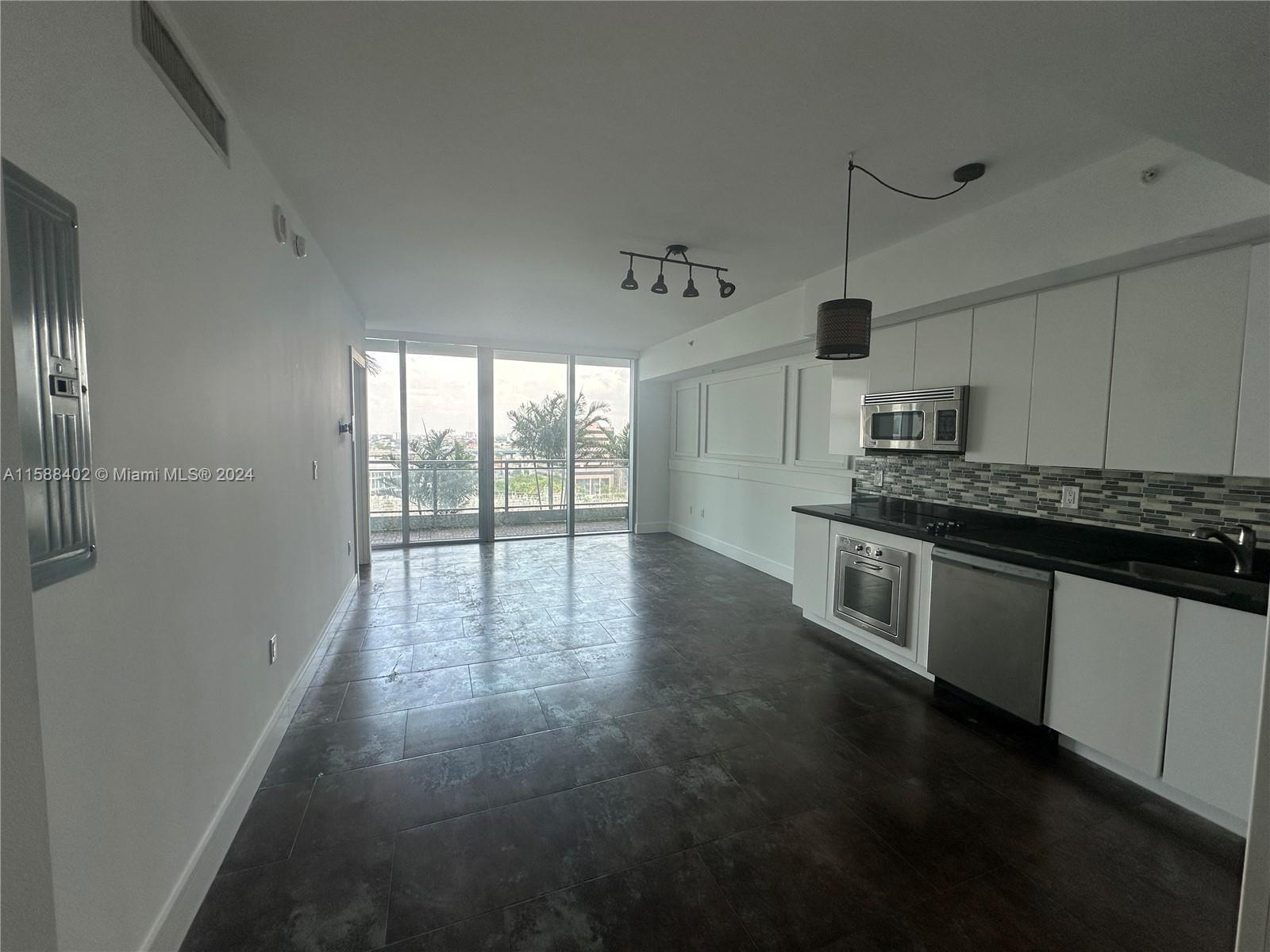 92 SW 3rd St # 1207