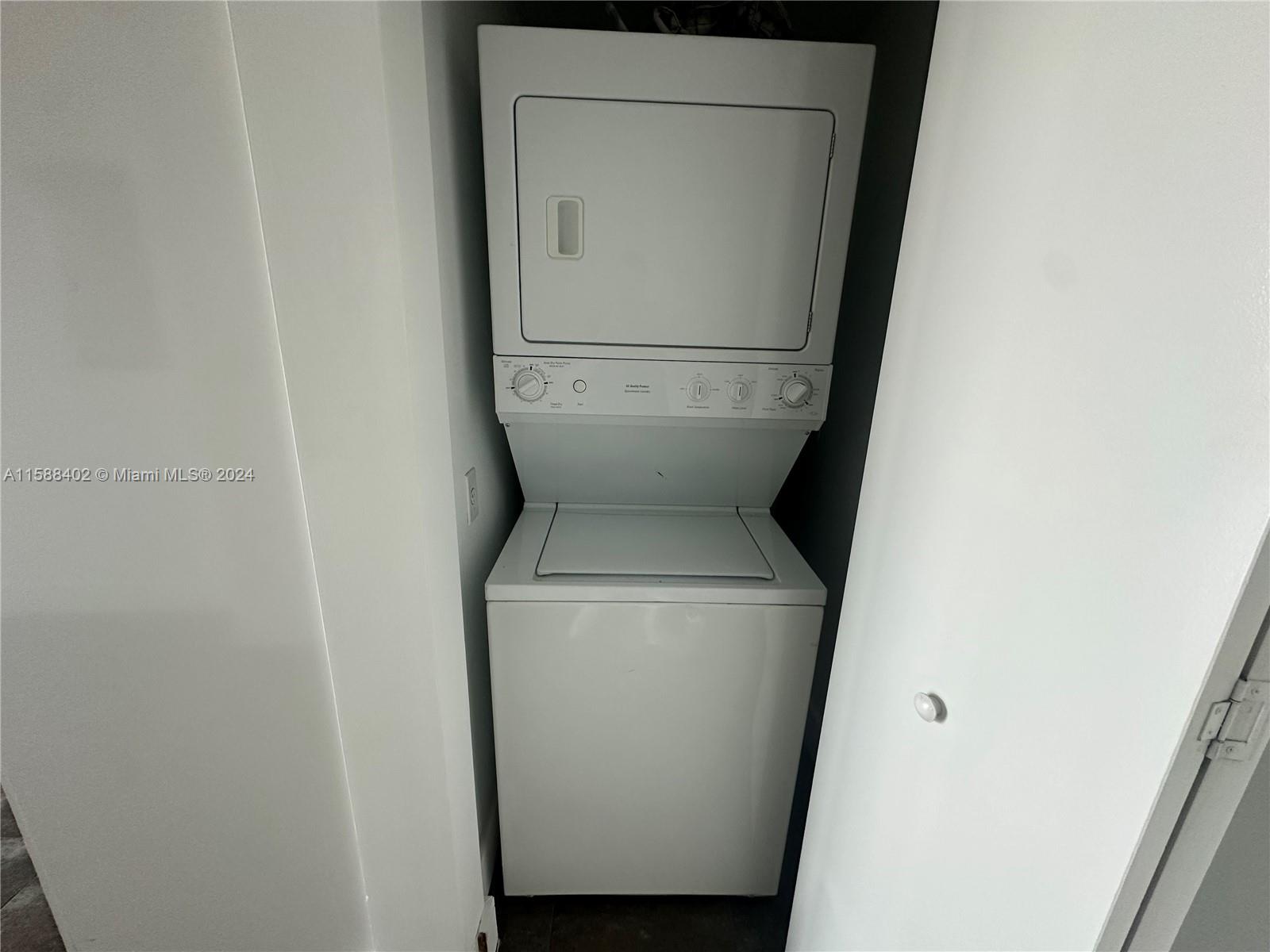 92 SW 3rd St # 1207