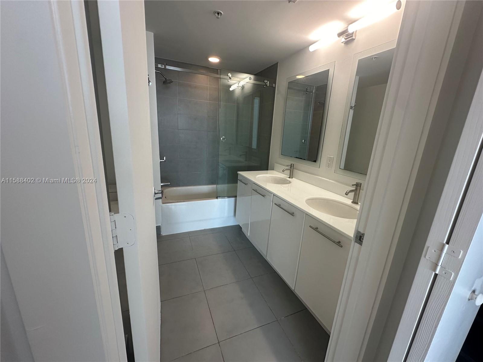 92 SW 3rd St # 1207