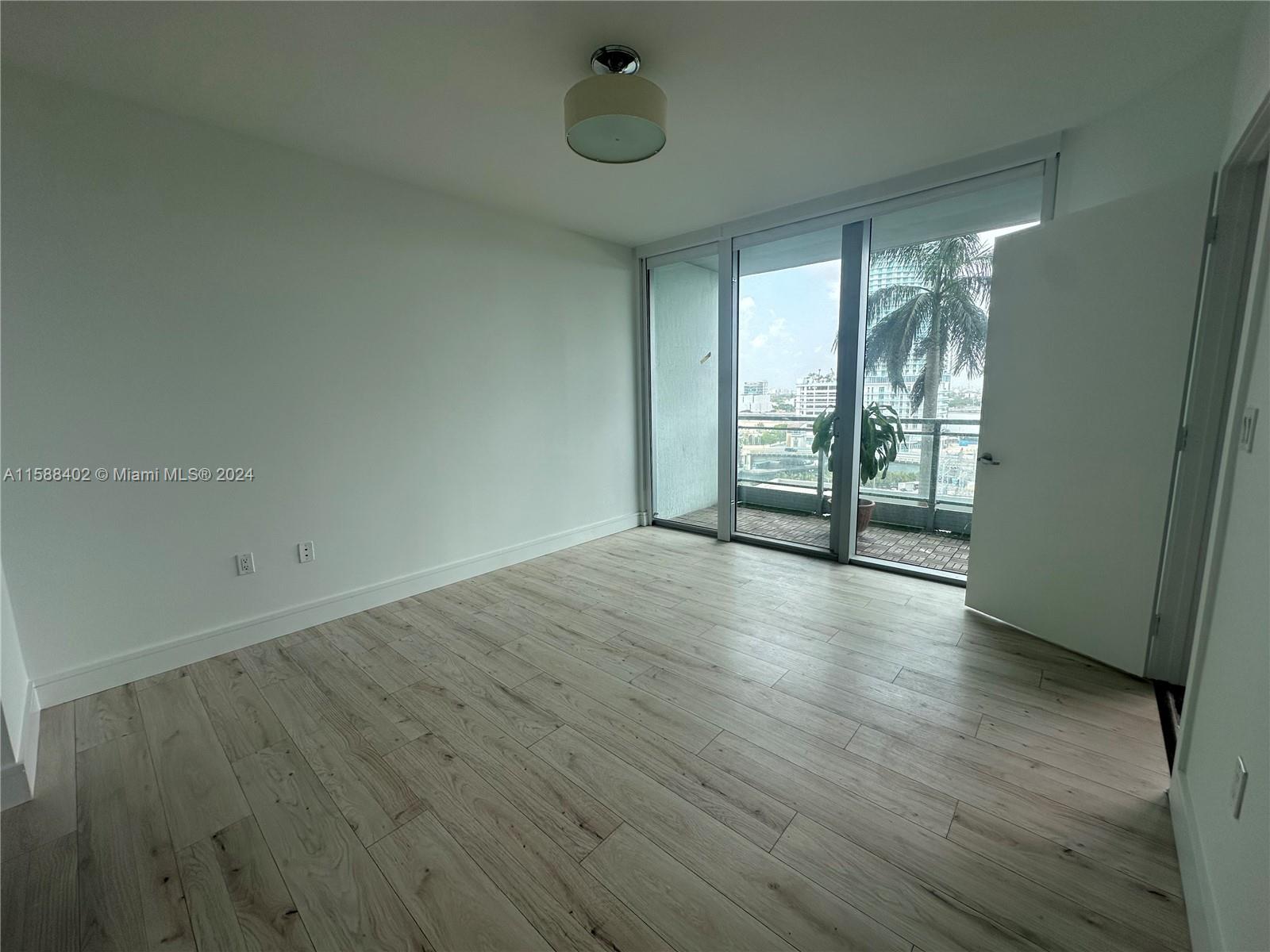 92 SW 3rd St # 1207