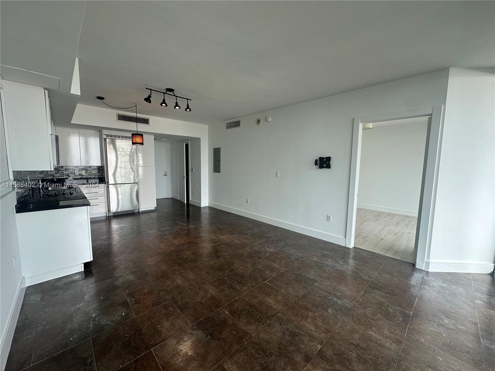 92 SW 3rd St # 1207