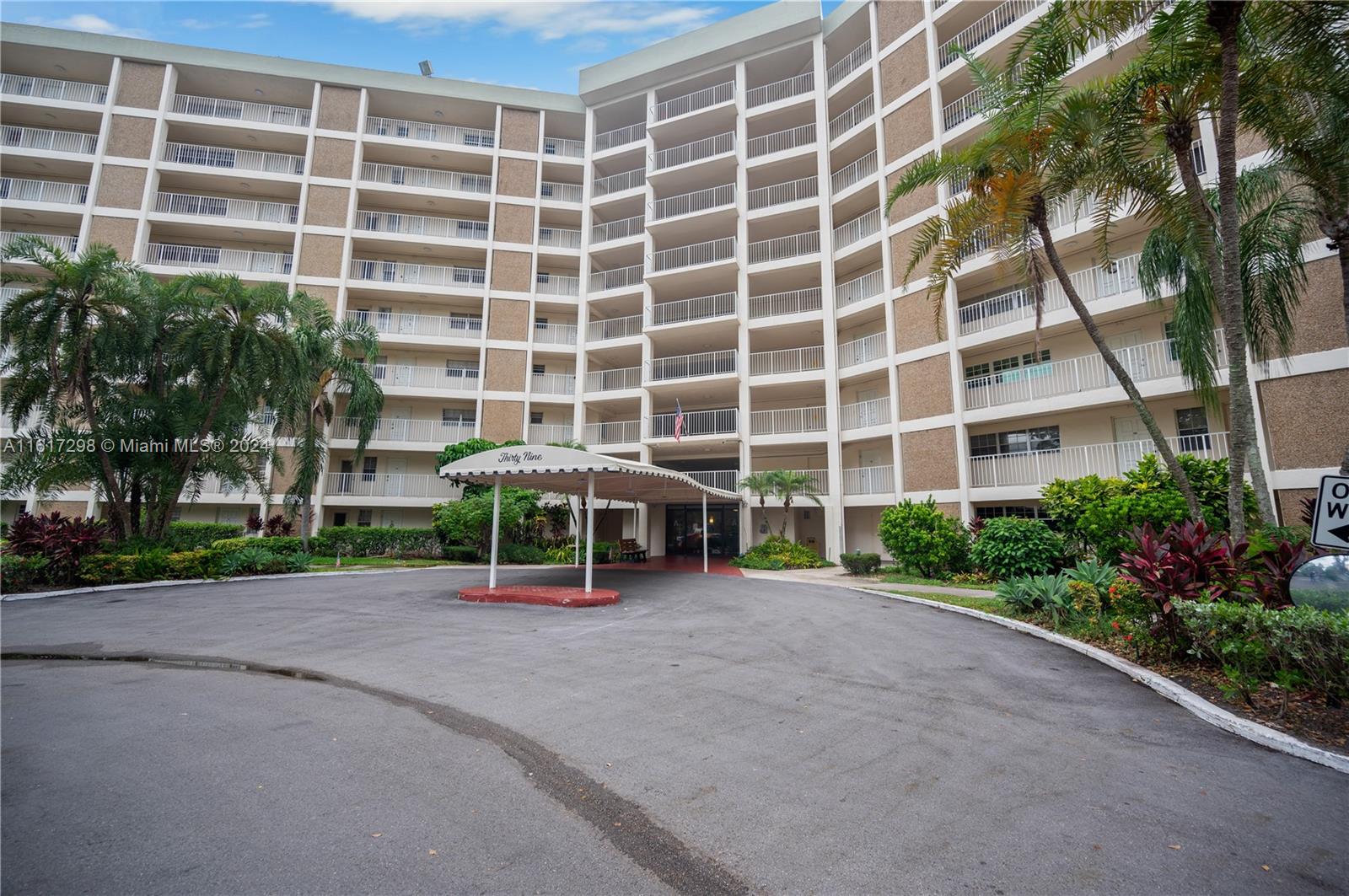 2940 N Course Dr # 202