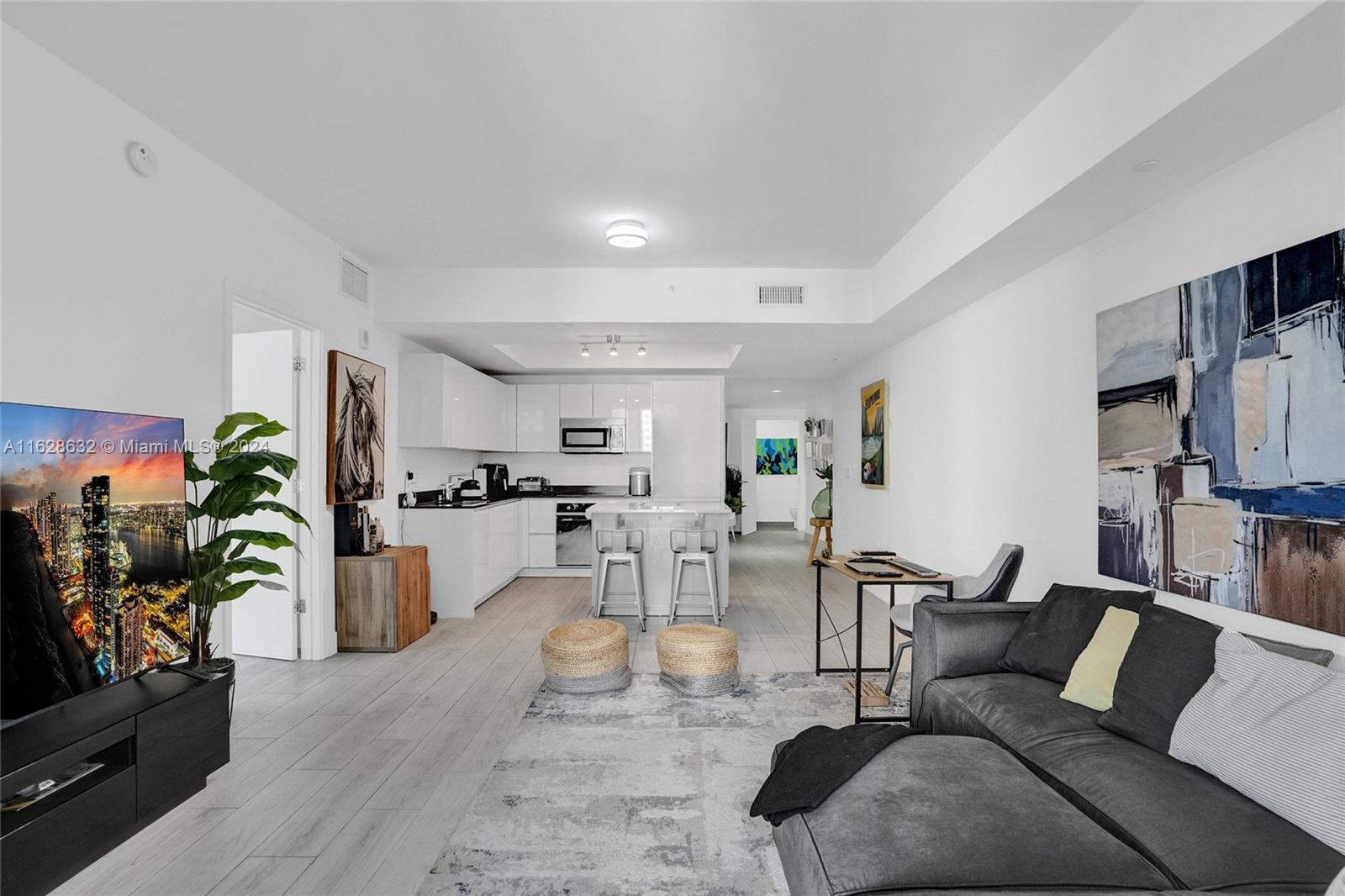 1010 Brickell Ave # 1411