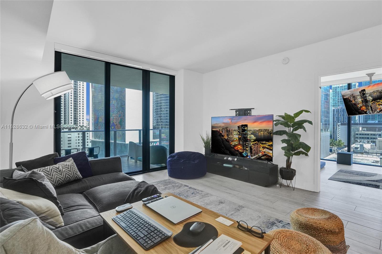1010 Brickell Ave # 1411