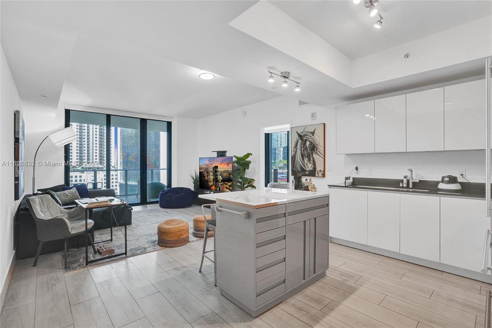 1010 Brickell Ave # 1411