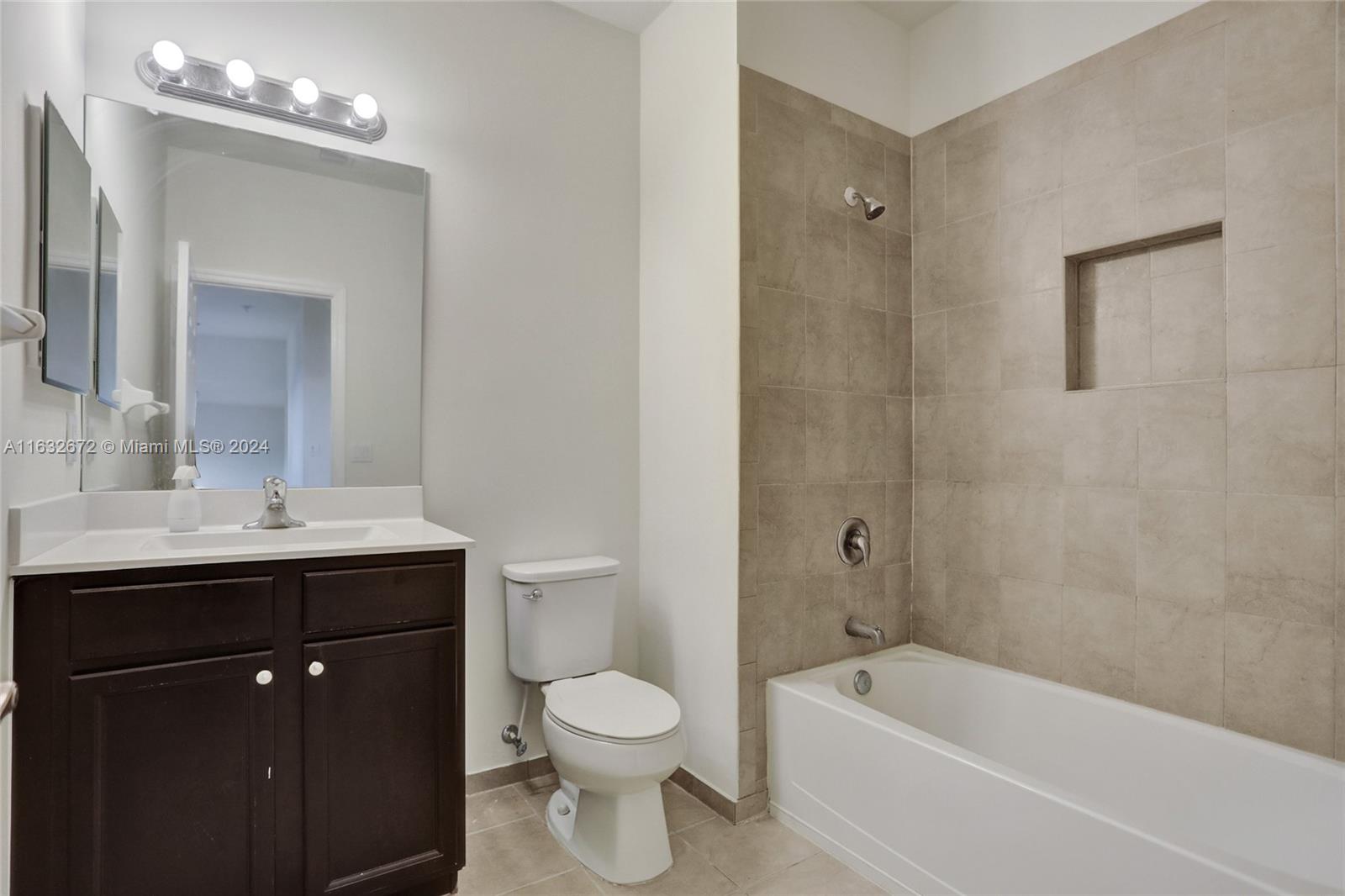 588 SE 35th Ter