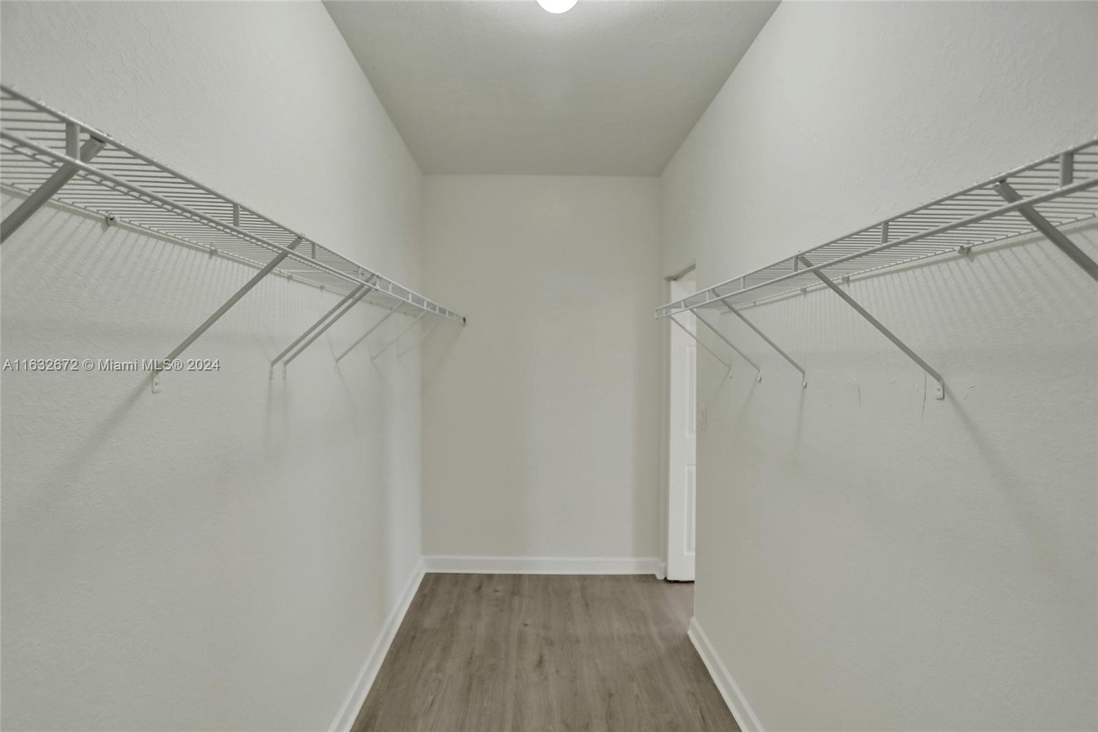588 SE 35th Ter