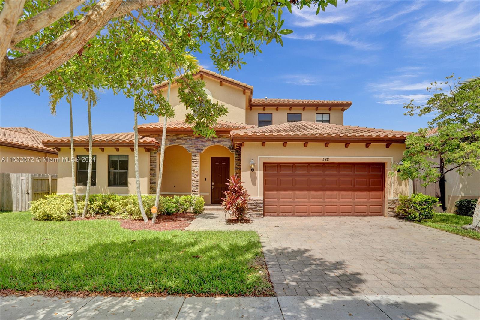 588 SE 35th Ter
