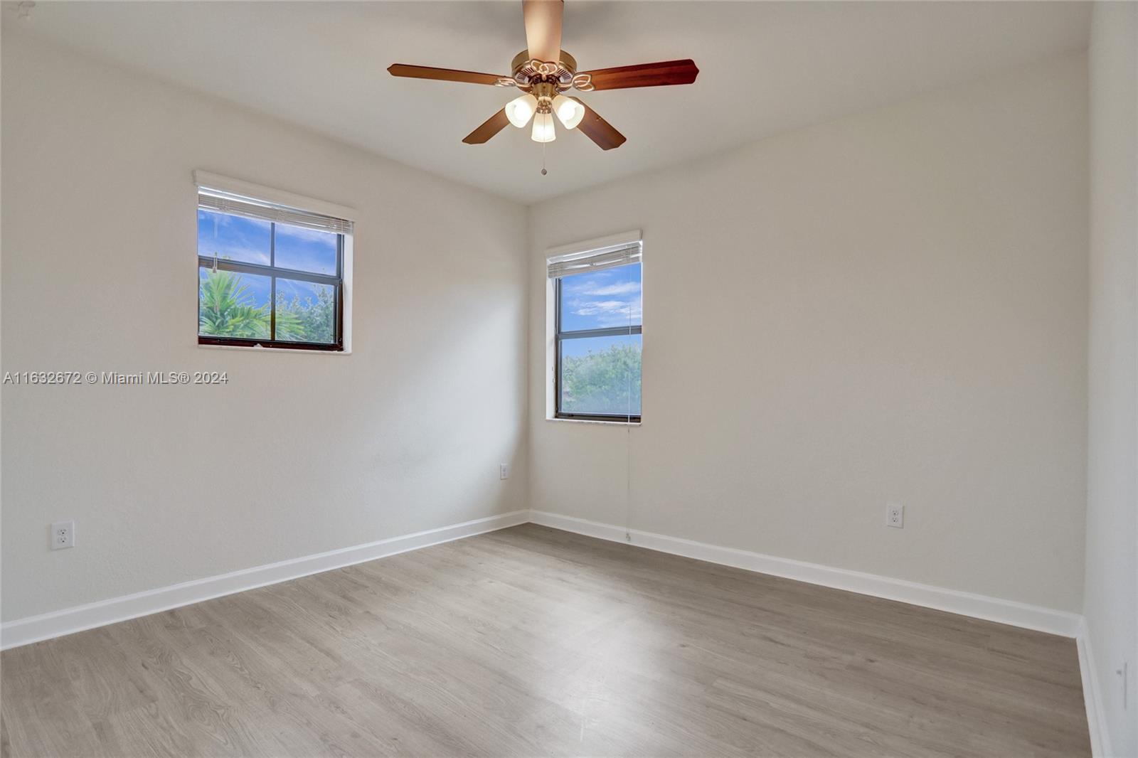 588 SE 35th Ter