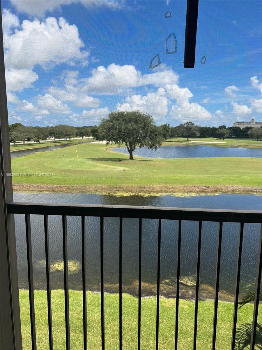 3100 W Rolling Hills Cir # 302
