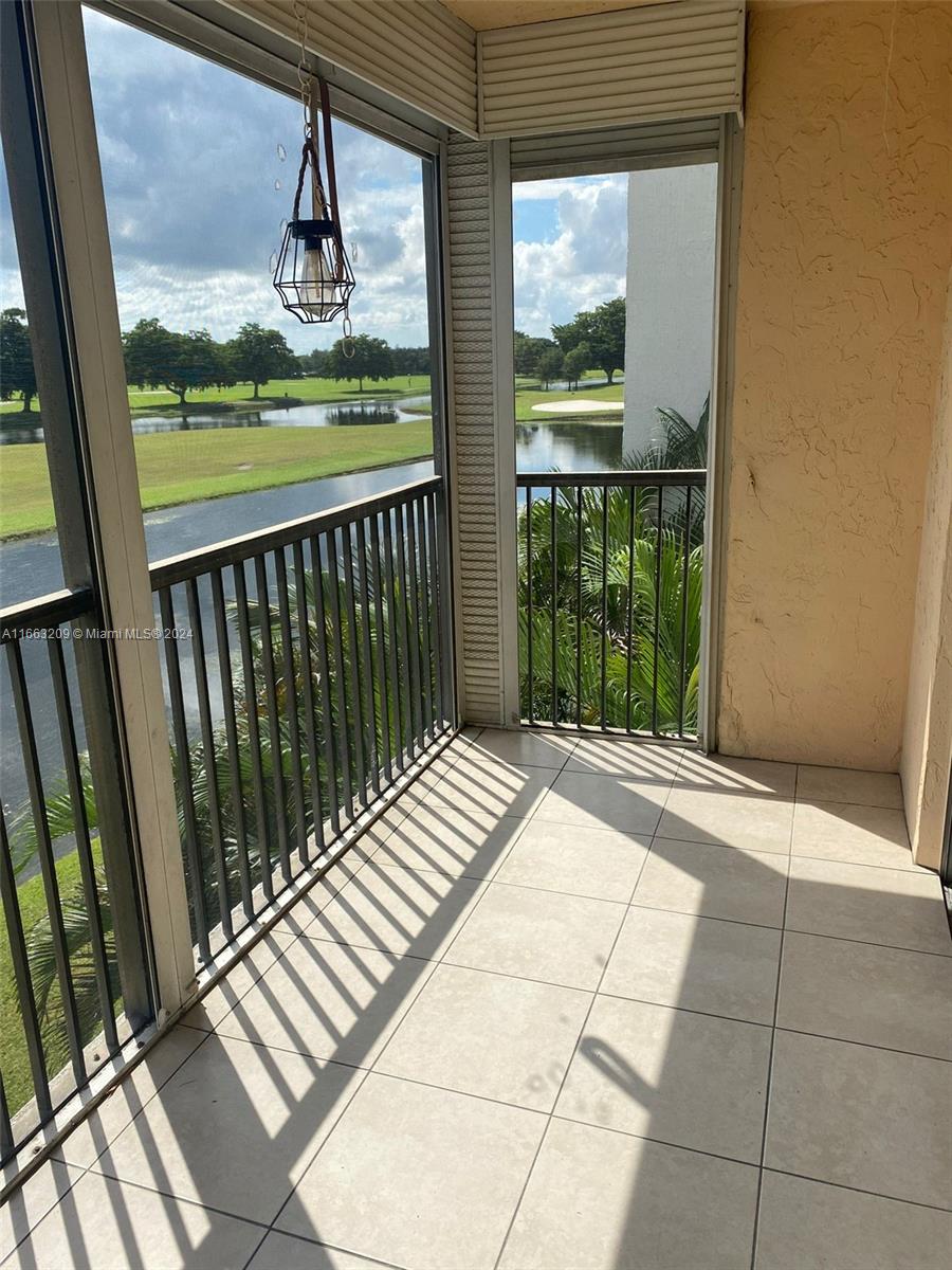 3100 W Rolling Hills Cir # 302