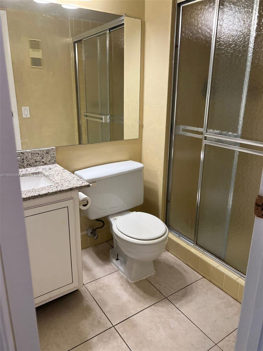 3100 W Rolling Hills Cir # 302